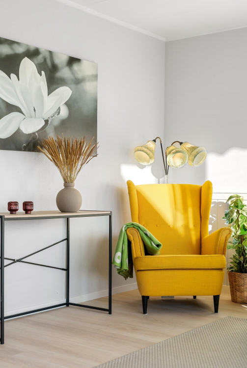 23555986-chair-8539204_1920